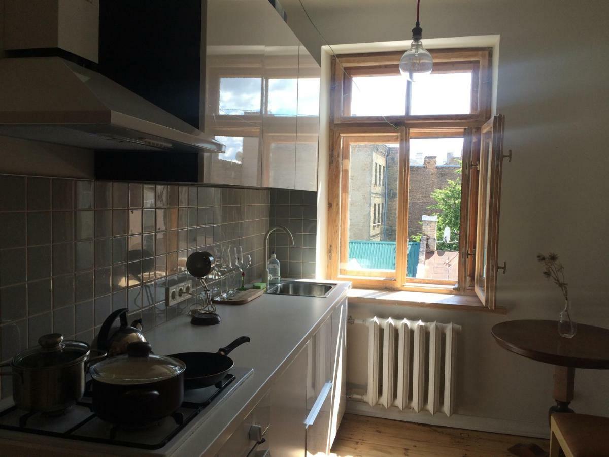 Sunrise Apartment In The Quiet Centre Riga Luaran gambar